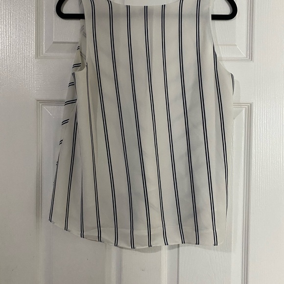 Emma and Olivia top - Picture 4 of 4